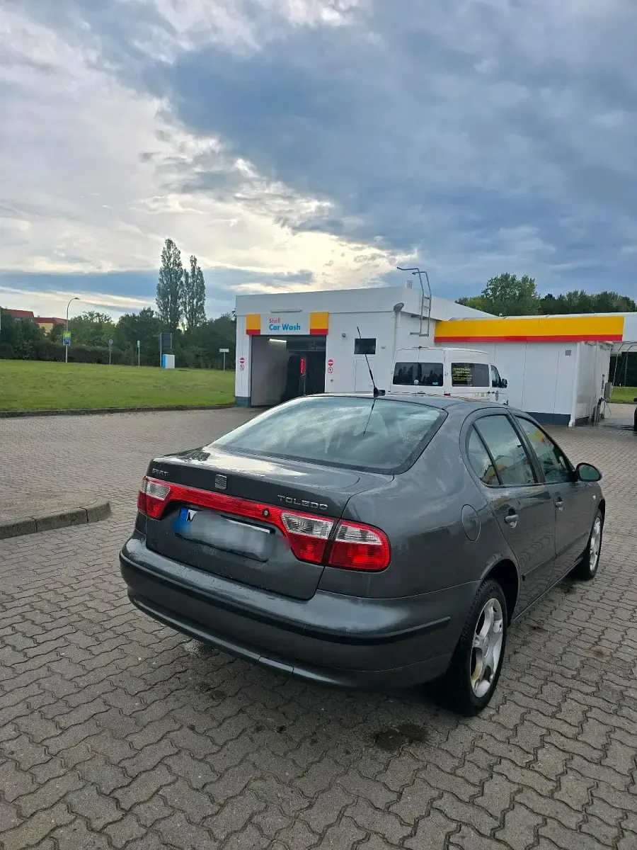 Usata Seat Toledo 105 CV (77 kW) 2004 Andere farben Berlina