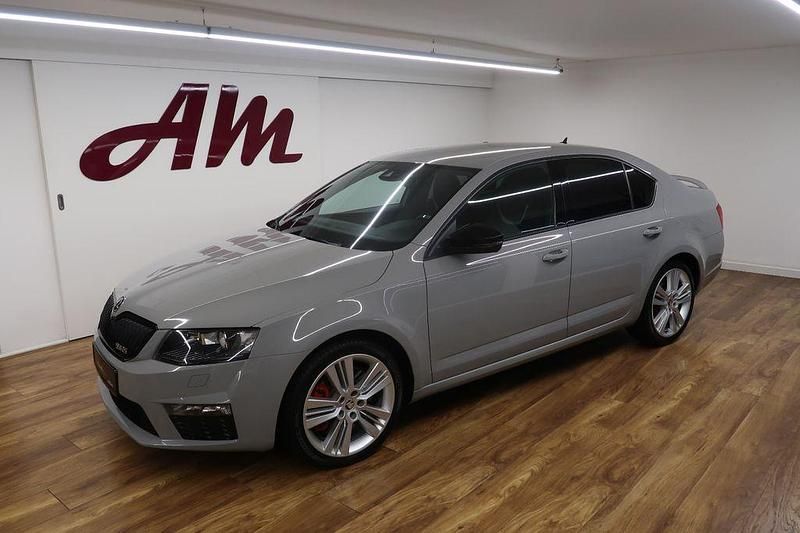 Grau Gebraucht 2014 Skoda Octavia RS Limousine | 18.999 € (Etwas zu teuer) - Bild 1/4