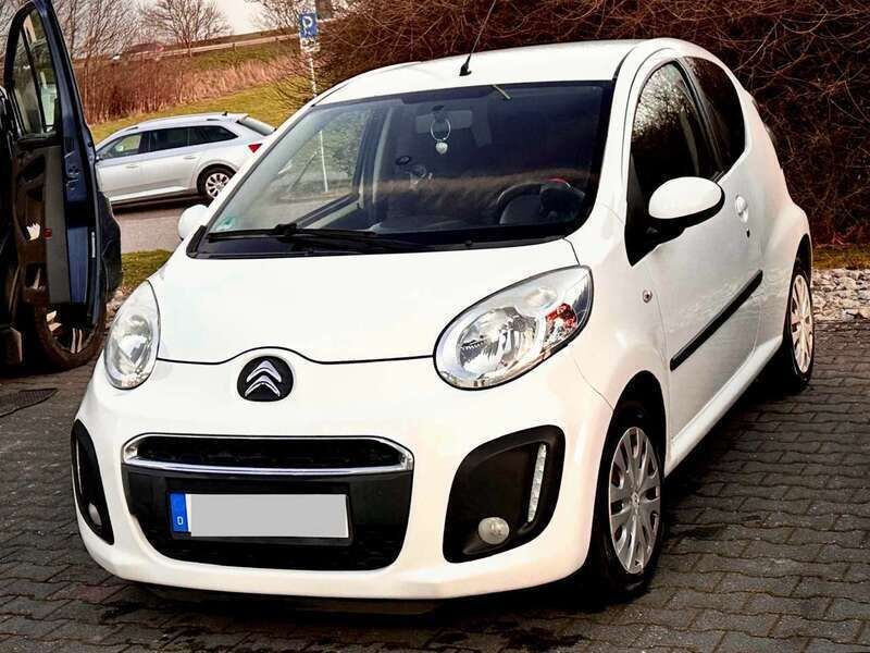 Weiß Gebraucht 2013 Citroën C1 SELECTION Kleinwagen | 3.800 € (Teuer) - Bild 1/4