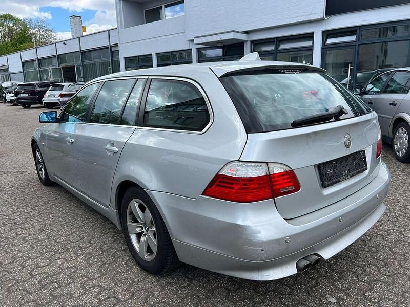 Second-hand BMW 525 197 CP (144 kW) 2007 Argintiu Berlinǎ