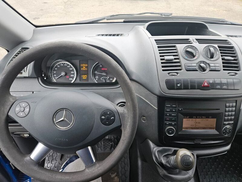 Gebraucht Mercedes Vito 95 PS (69 kW) 2011 Blau Van