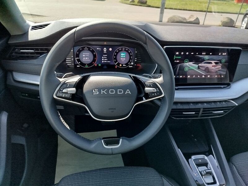 Neu Skoda Octavia Selection 150 PS (110 kW) 2025 Grau Kombi