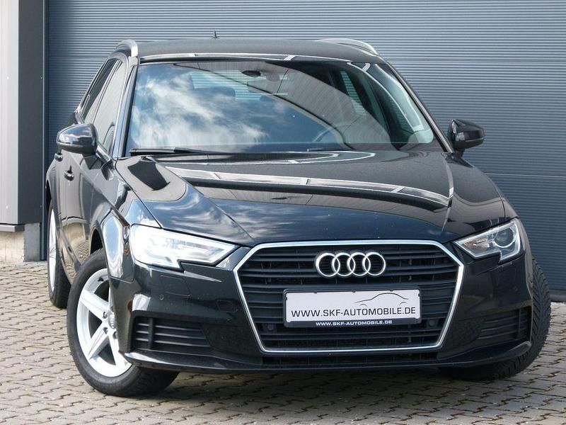 Gebraucht Audi A3 Ambiente 150 PS (110 kW) 2018 Schwarz Limousine