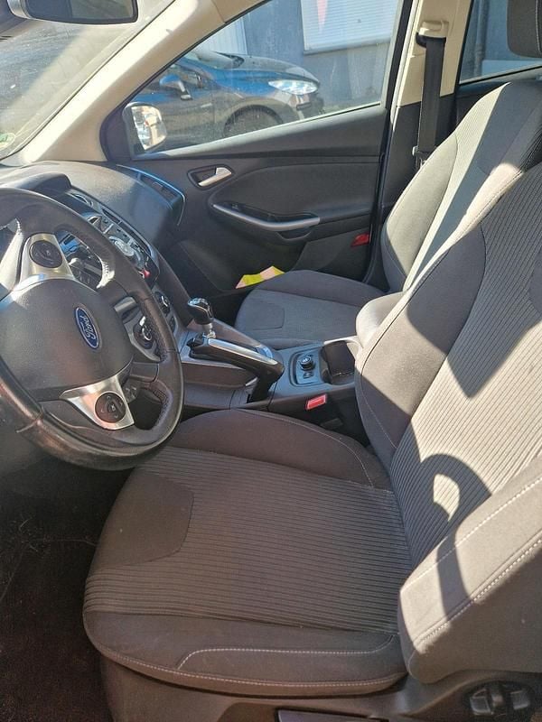 Gebraucht Ford Focus Titanium 125 PS (91 kW) 2012 Schwarz Kombi