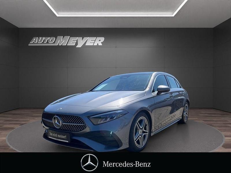 Grau Gebraucht 2024 Mercedes A200 Advanced Plus Limousine | 30.949 € (Fairer Preis) - Bild 1/4