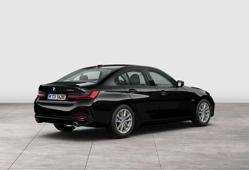 Gebraucht BMW 320e Shadowline 204 PS (150 kW) 2022 Schwarz Limousine