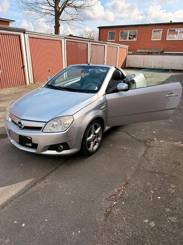 Gebraucht Opel Tigra 125 PS (91 kW) 2006 Silber Cabrio