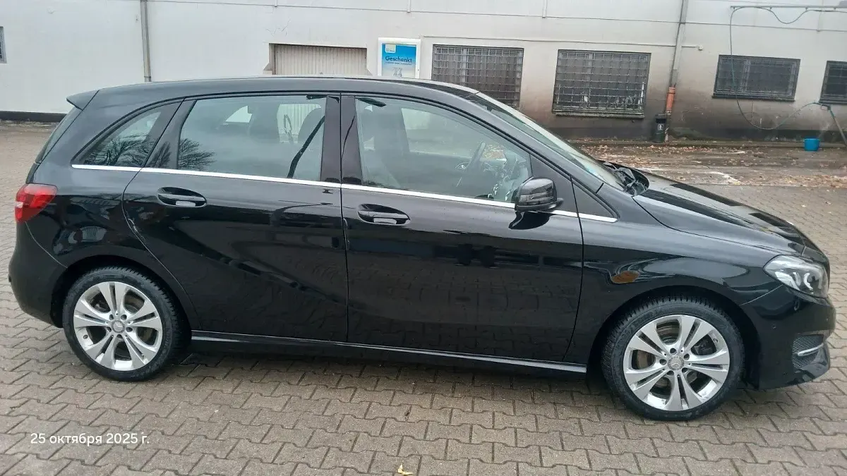 Gebraucht Mercedes B250 211 PS (155 kW) 2015 Schwarz Kleinwagen
