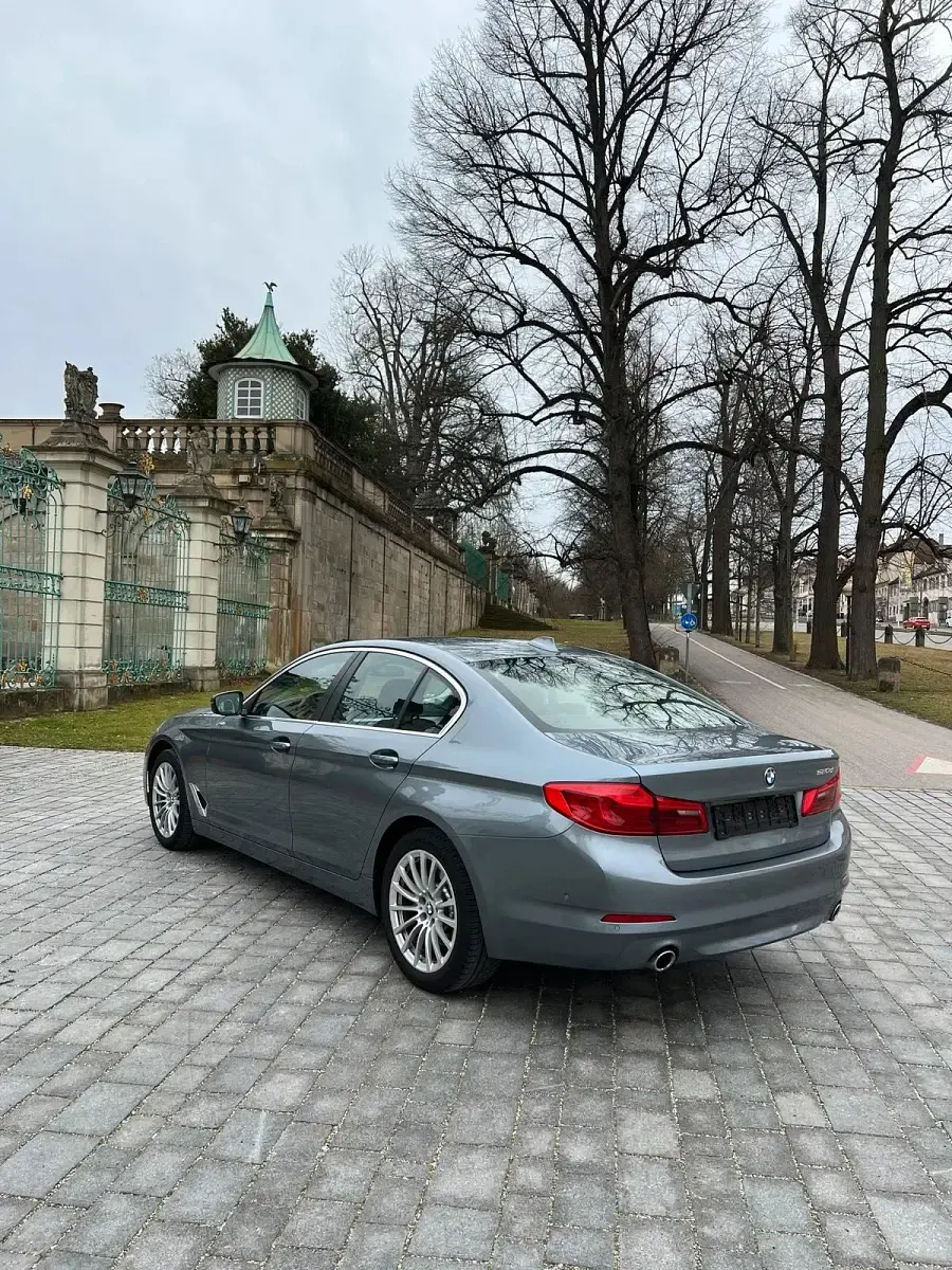 Gebraucht BMW 520 190 PS (139 kW) 2019 Silber Limousine