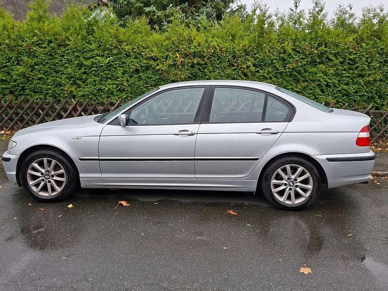 Silber Gebraucht 2003 BMW 318 Limousine | 3.500 € (Fairer Preis) - Bild 1/4