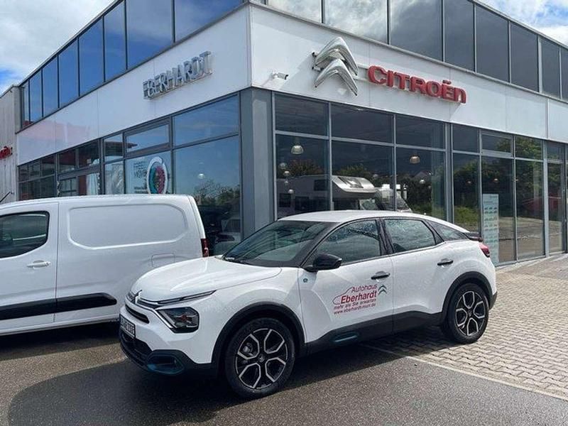 Polarweiß Gebraucht 2023 Citroën e-C4 Feel Limousine | 24.000 € (Etwas zu teuer) - Bild 1/4