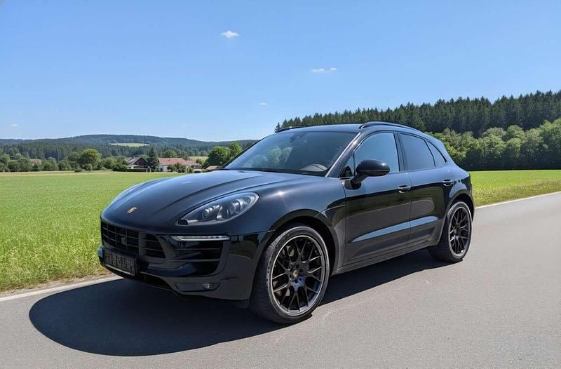 Schwarz Gebraucht 2015 Porsche Macan S Sport SUV | 24.999 € (Fairer Preis) - Bild 1/4