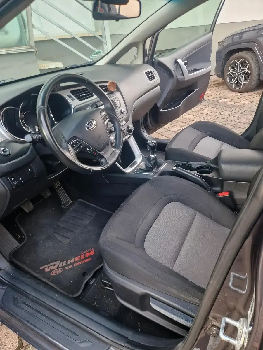 Gebraucht Kia Ceed 130 PS (95 kW) 2014 Grau Kleinwagen