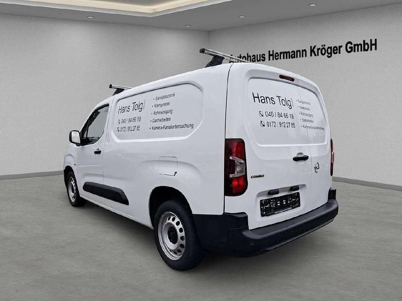 Gebraucht Opel Combo Selection 102 PS (75 kW) 2019 Jade weiss/arktis weiss Van