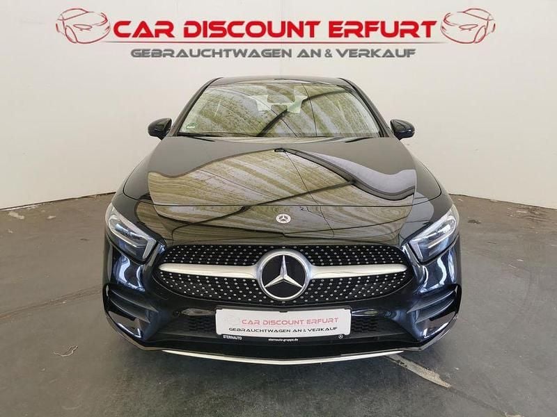 Schwarz Gebraucht 2020 Mercedes A180 AMG line Limousine | 19.950 € (Superpreis) - Bild 1/4