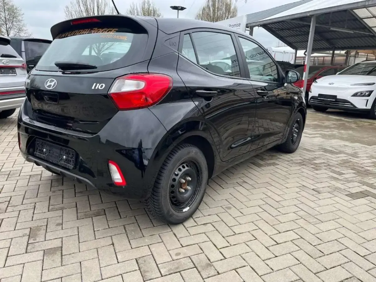 Gebraucht Hyundai i10 Select 63 PS (46 kW) 2025 Phantom black / met Kleinwagen