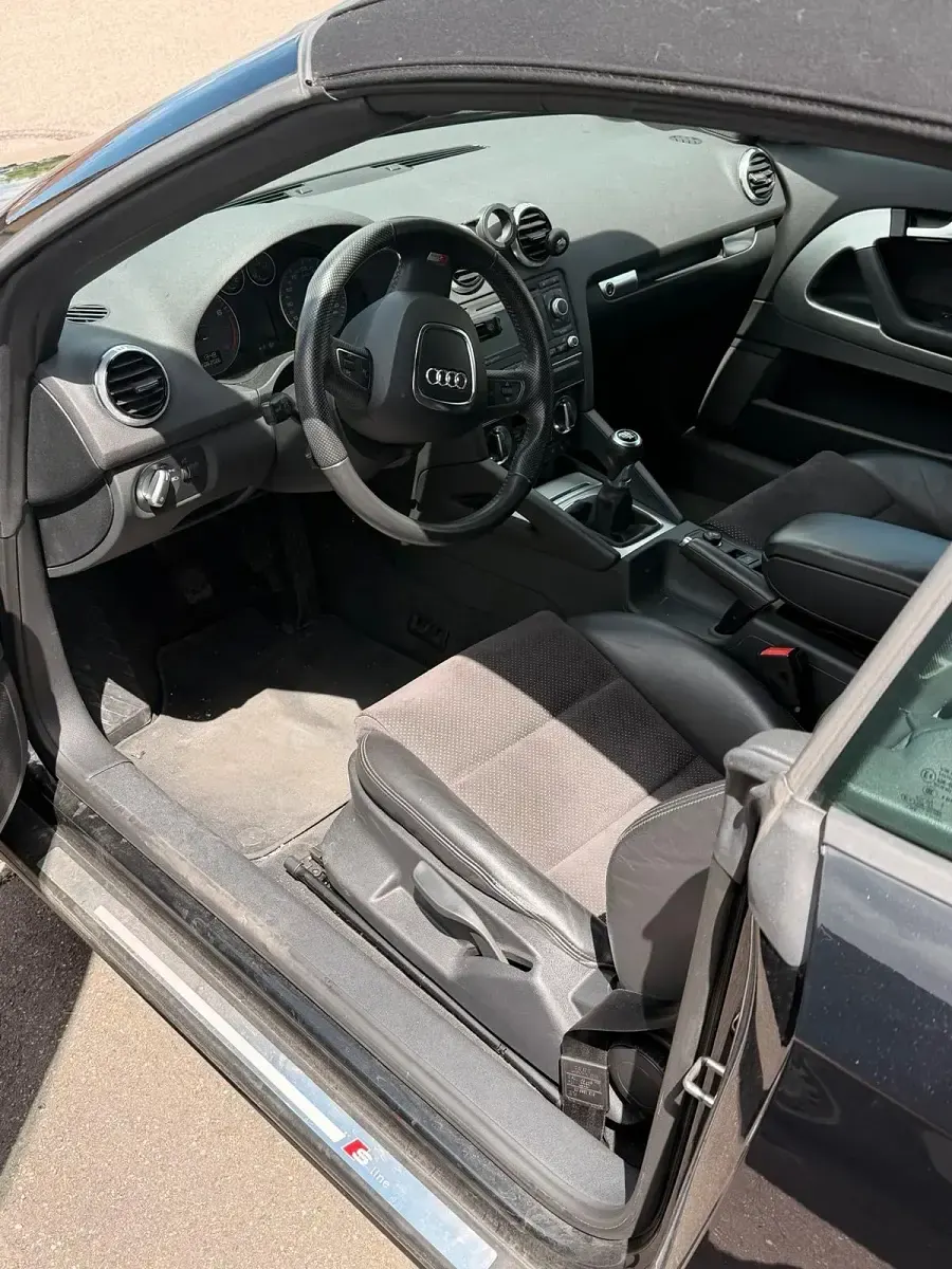 Gebraucht Audi A3 Cabriolet 125 PS (91 kW) 2012 Schwarz Cabrio