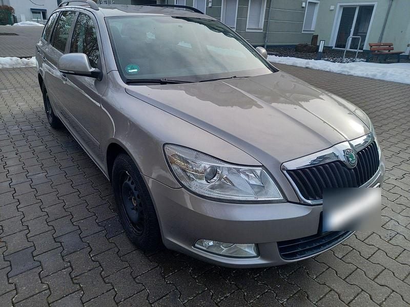 Gebraucht Skoda Octavia 105 PS (77 kW) 2009 Beige Kombi