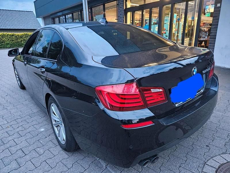 Blau Gebraucht 2025 BMW 525 M Sport Limousine | 10.200 € - Bild 1/4