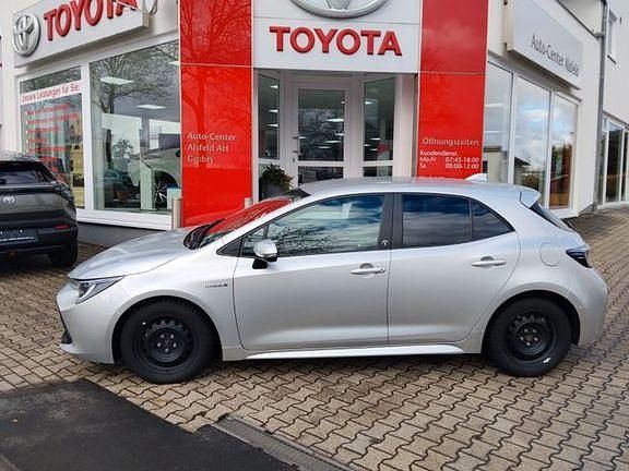 Gebraucht Toyota Corolla 122 PS (89 kW) 2021 Cosmicsilber metallic