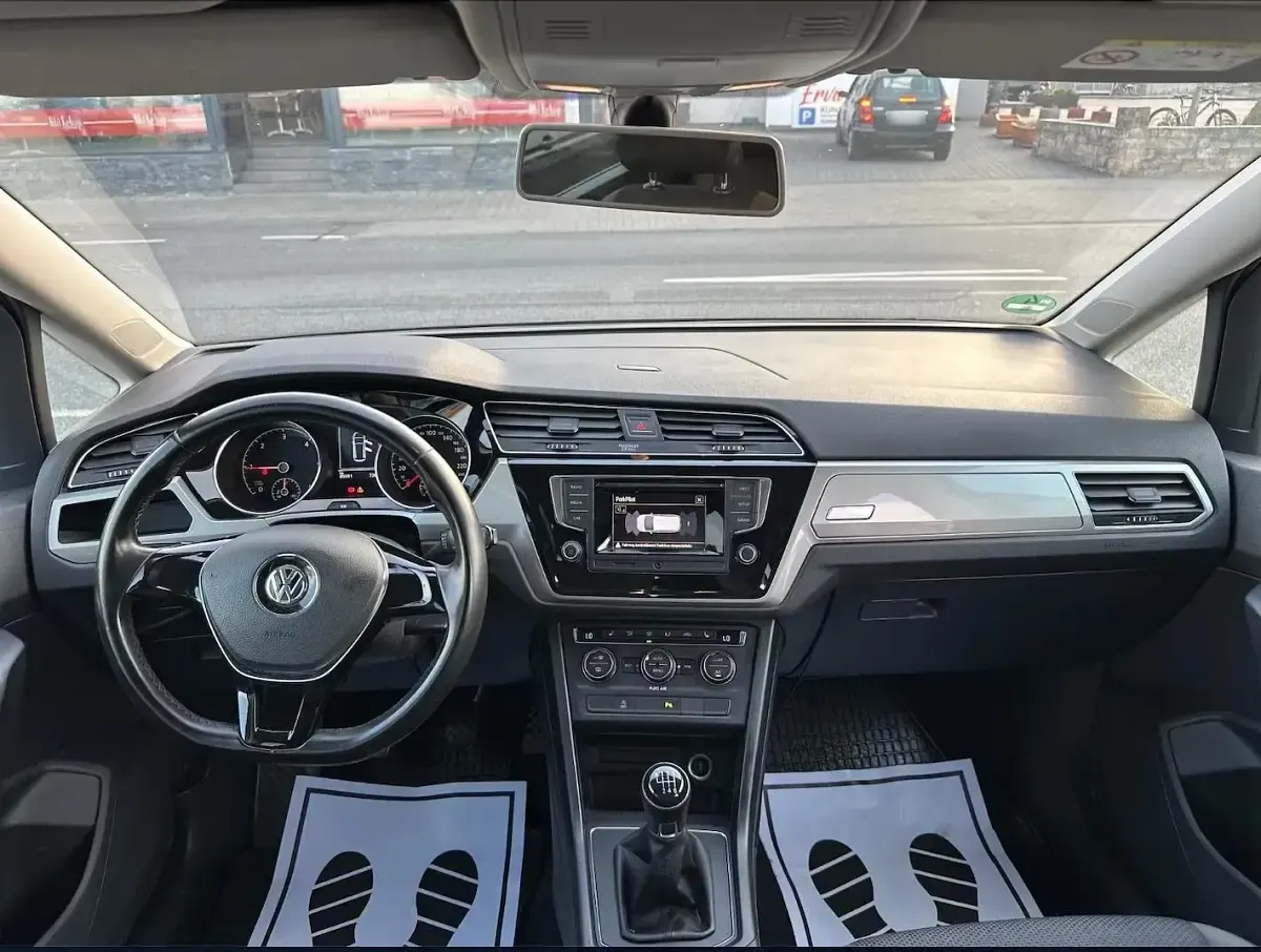 Gebraucht VW Touran 110 PS (80 kW) 2016 Silber Van / Kleinbus