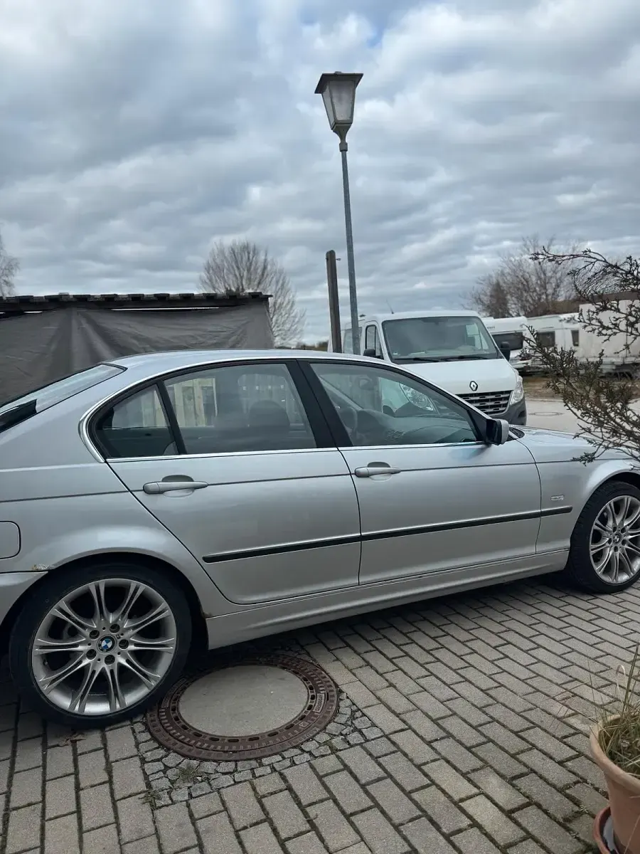 Gebraucht BMW 320 150 PS (110 kW) 1999 Silber Limousine