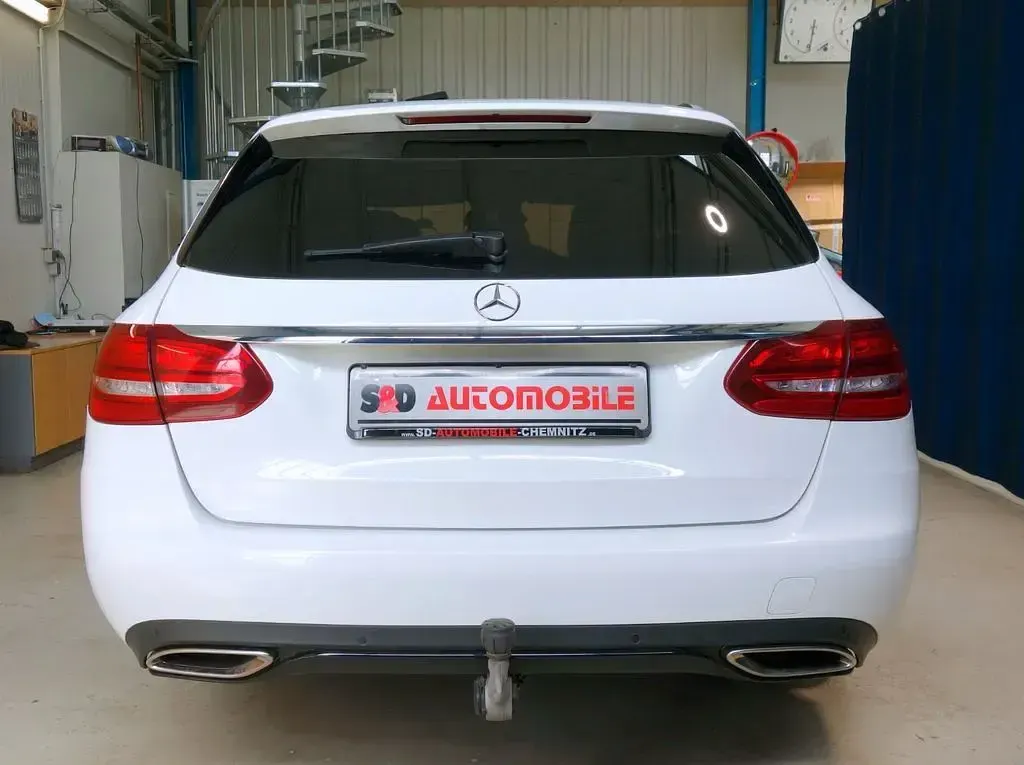 Gebraucht Mercedes C180 AMG line 156 PS (114 kW) 2017 Weiß Kombi