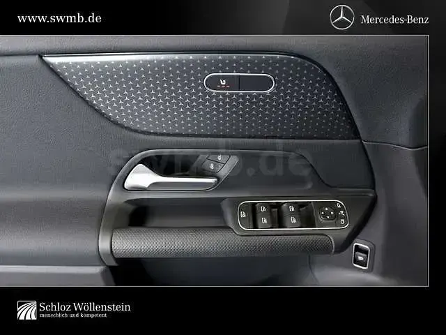 Gebraucht Mercedes GLA180 136 PS (100 kW) 2026 Unilack nachtschwarz SUV