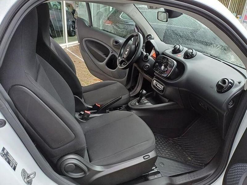Gebraucht Smart ForTwo Electric Drive 60 kW (82 PS) 2021 Tridionsicherheitszelle weiss Kleinwagen