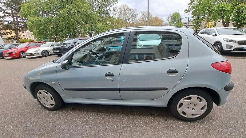 Gebraucht Peugeot 206 75 PS (55 kW) 2002 Grau Kleinwagen