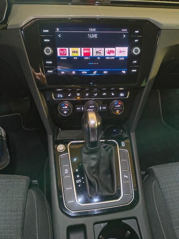 Gebraucht VW Passat Business 150 PS (110 kW) 2020 Grau Kombi