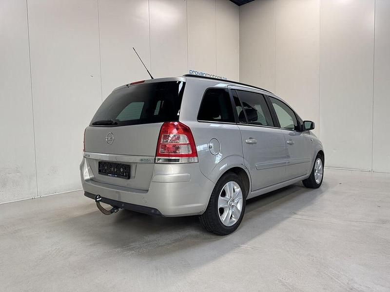 Second-hand Opel Zafira 110 CP (80 kW) 2011 Gri Monovolum