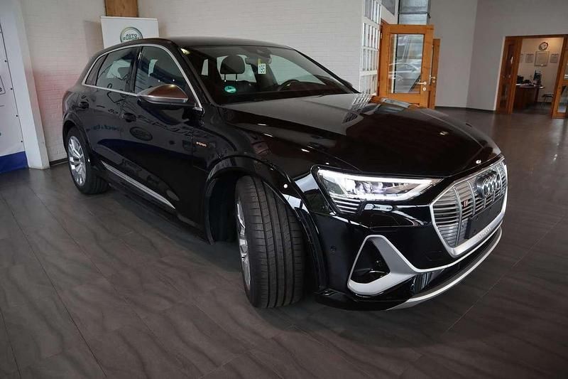Gebraucht Audi e-tron Sport 369 kW (503 PS) 2022 Schwarz SUV