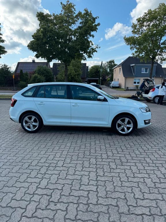 Weiß Gebraucht 2018 Skoda Rapid Cool Edition Limousine | 10.500 € (Guter Preis) - Bild 1/4