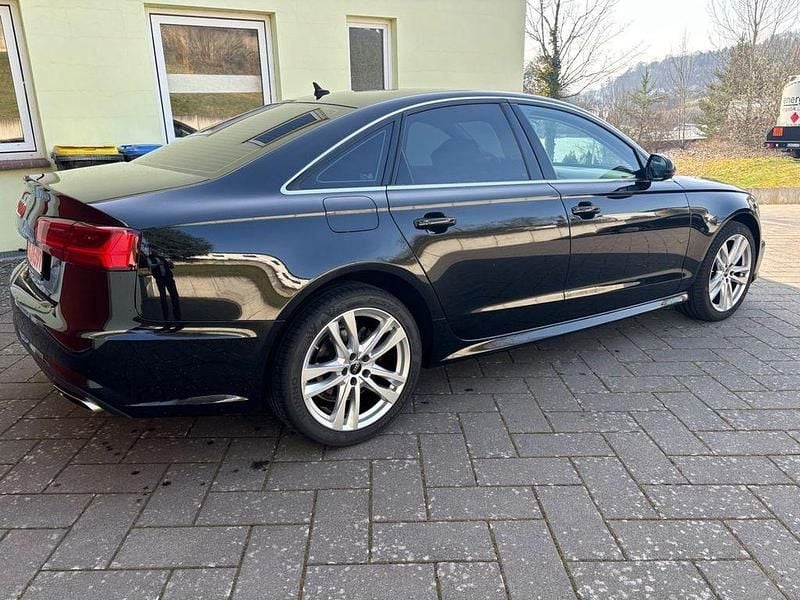 Gebraucht Audi A6 Ambiente 190 PS (139 kW) 2018 Schwarz Limousine