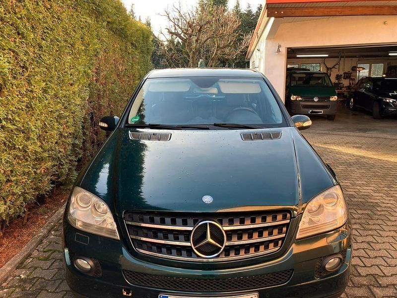 Gebraucht Mercedes ML320 224 PS (164 kW) 2006 Grün SUV