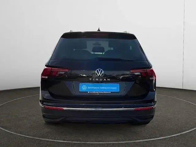 Gebraucht VW Tiguan Move 150 PS (110 kW) 2023 Schwarz SUV
