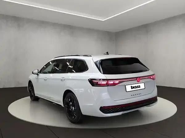 Neu VW Passat 150 PS (110 kW) 2026 Oryxweiß perlmutteffekt Kombi