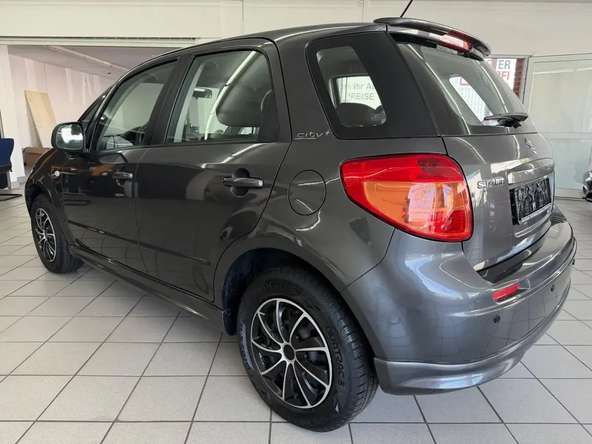 Gebraucht Suzuki SX4 Comfort 120 PS (88 kW) 2009 Grau Kleinwagen