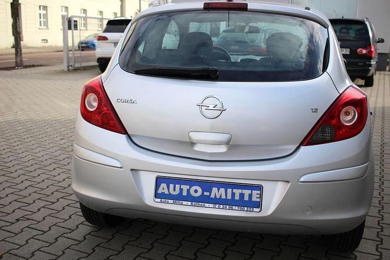 Gebraucht Opel Corsa 80 PS (58 kW) 2007 Silber Kleinwagen