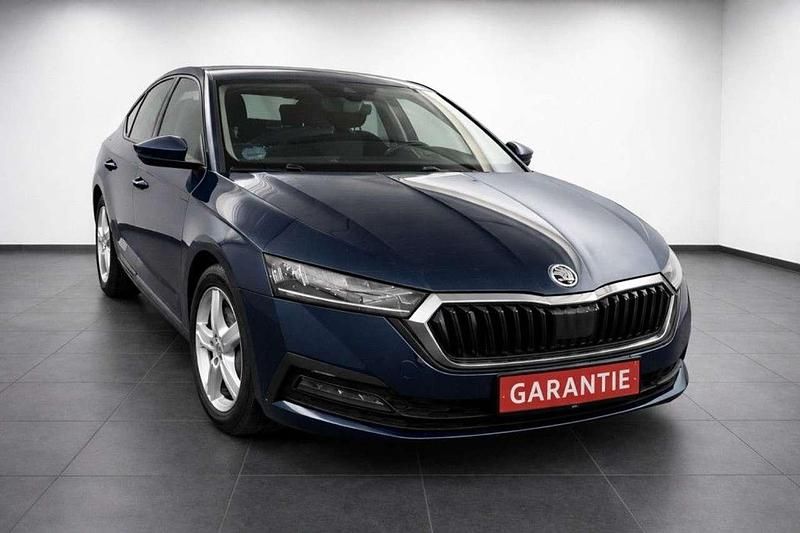 Gebraucht Skoda Octavia Ambition 116 PS (85 kW) 2021 Lavablau metallic Limousine