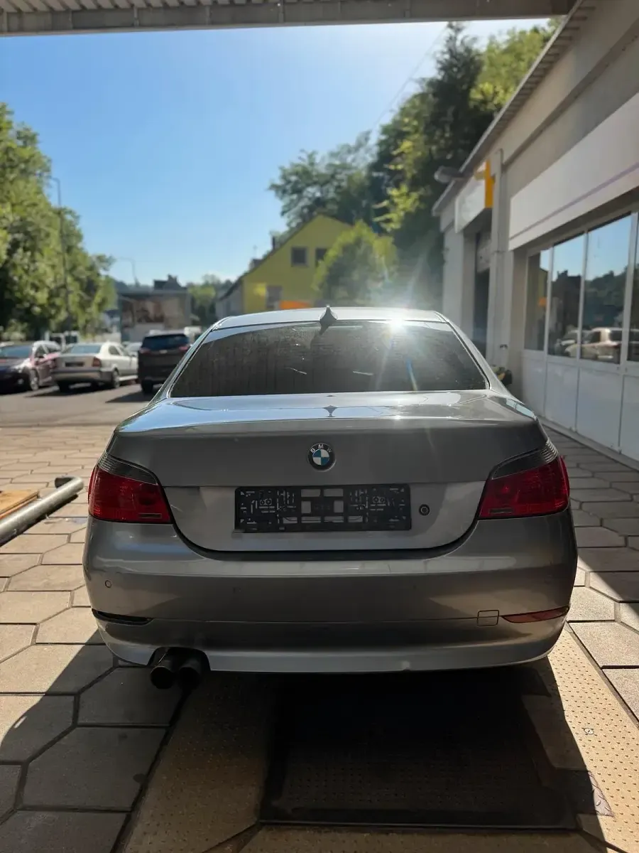 Gebraucht BMW 520 170 PS (125 kW) 2004 Grau Limousine