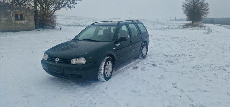Grün Gebraucht 2002 VW Golf IV Kombi | 700 € (Superpreis) - Bild 1/4