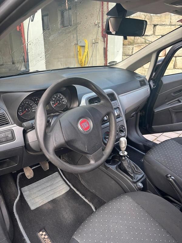 Gebraucht Fiat Grande Punto 65 PS (47 kW) 2009 Blau Kleinwagen