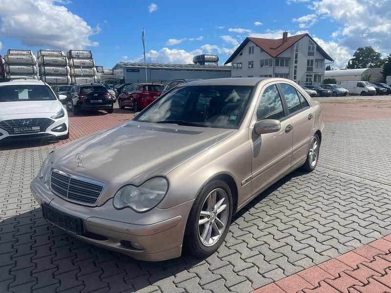 Gelb Gebraucht 2001 Mercedes C220 Classic Limousine | 1.100 € (Guter Preis) - Bild 1/4