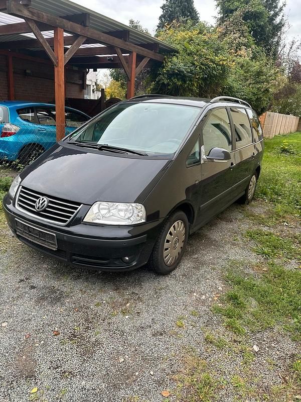 Schwarz Gebraucht 2009 VW Sharan Van / Kleinbus | 2.299 € (Superpreis) - Bild 1/4
