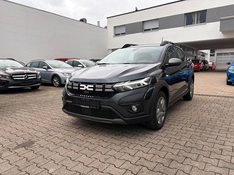 Gebraucht Dacia Sandero Expression 91 PS (66 kW) 2023 Grau SUV