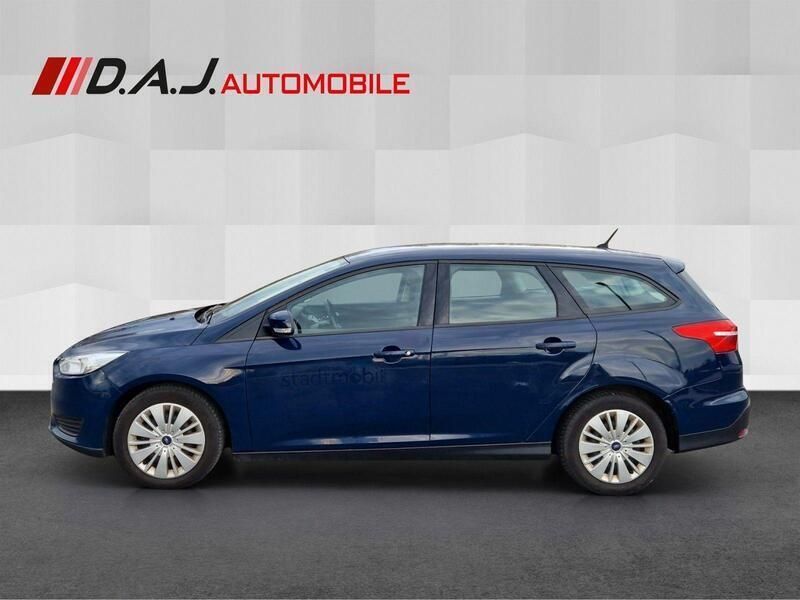 Gebraucht Ford Focus Trend 101 PS (74 kW) 2017 Blau Kombi