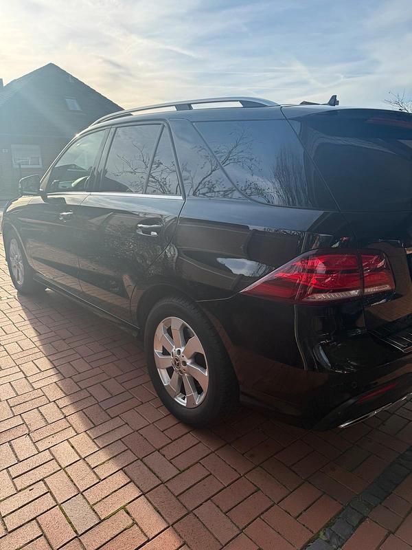 Gebraucht Mercedes GLE350 AMG line 258 PS (189 kW) 2018 Schwarz SUV