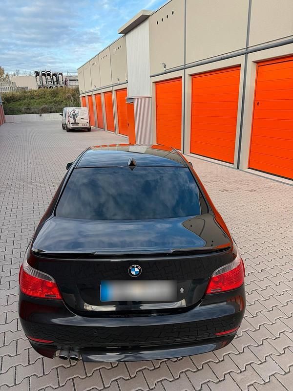 Gebraucht BMW 525 197 PS (144 kW) 2004 Schwarz Limousine